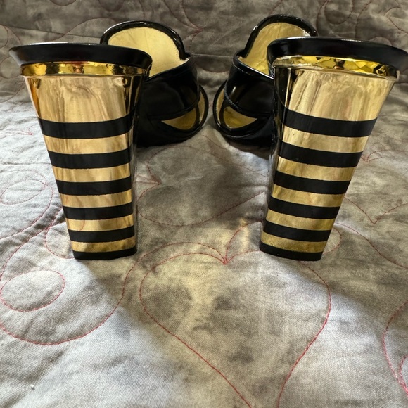 Marc by Marc Jacob’s black and gold heels straps slides - Picture 8 of 8